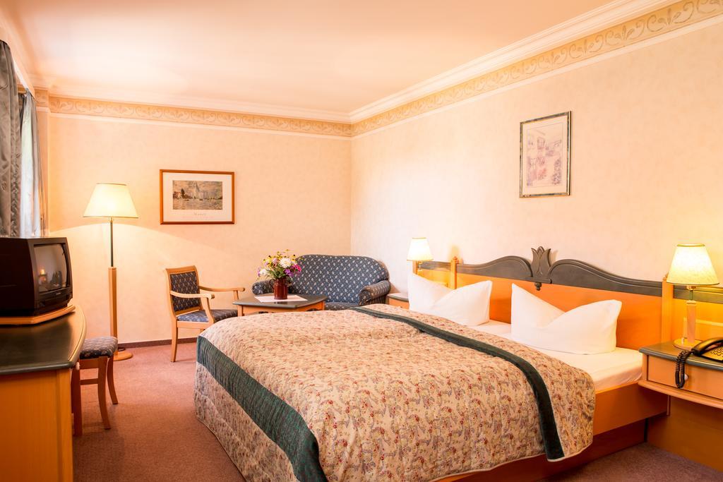 Up Hus Hotel Neuruppin Exterior photo